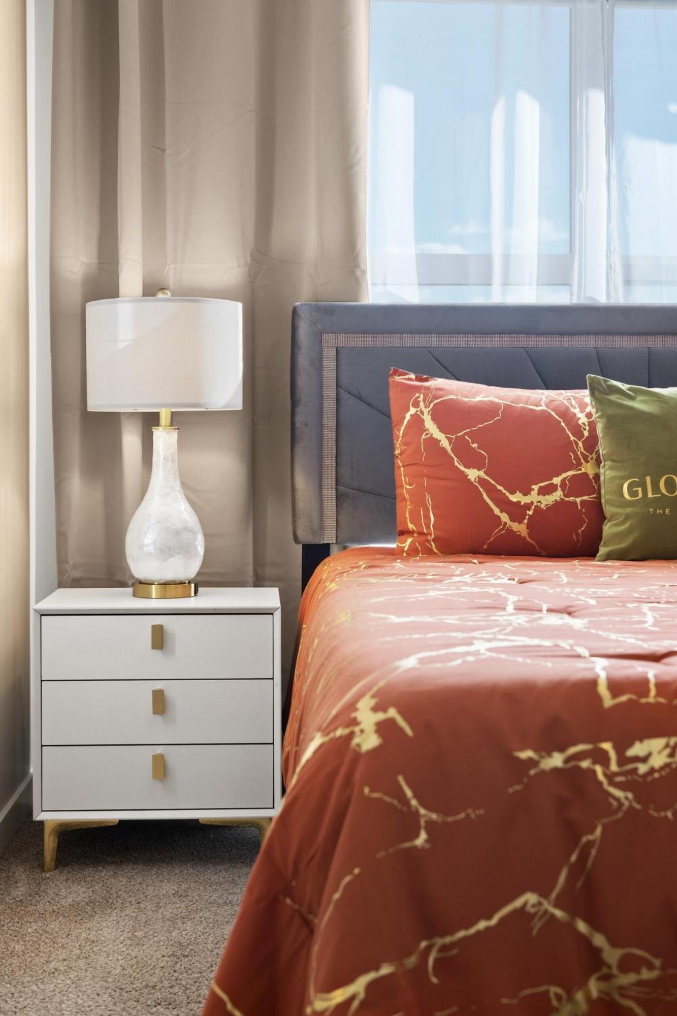 Globalstay New Apartments In Cranbrook Free Street Parking カルガリー エクステリア 写真