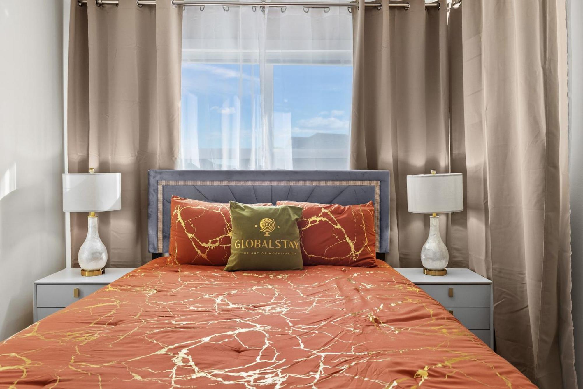 Globalstay New Apartments In Cranbrook Free Street Parking カルガリー エクステリア 写真