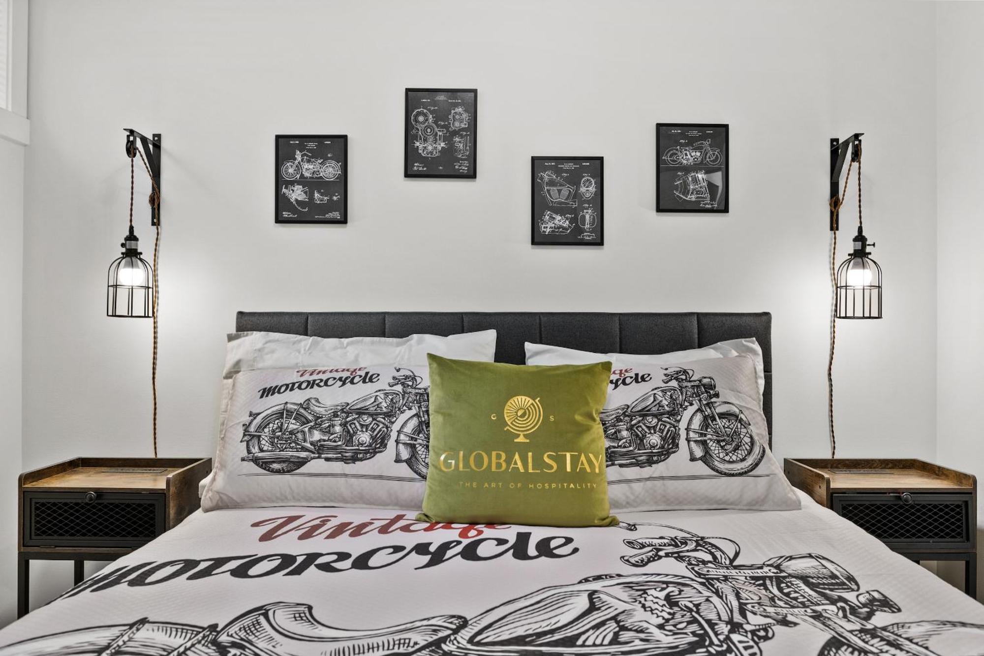 Globalstay New Apartments In Cranbrook Free Street Parking カルガリー エクステリア 写真