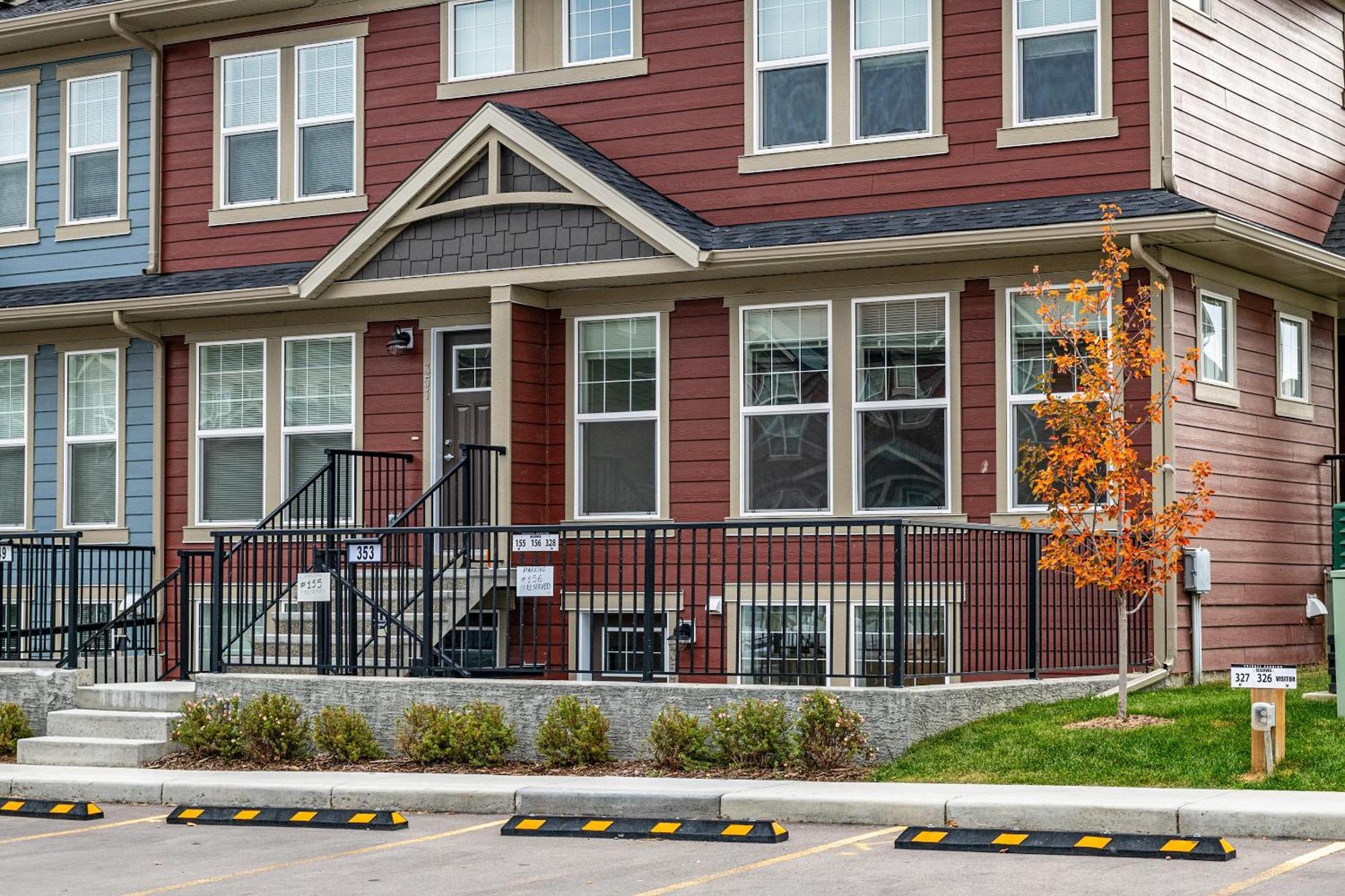 Globalstay New Apartments In Cranbrook Free Street Parking カルガリー エクステリア 写真